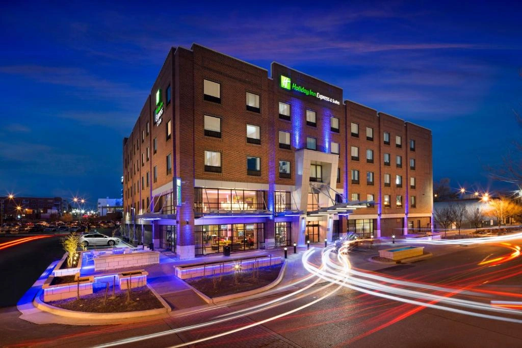 Holiday Inn Express & Suites Oklahoma City Downtown – Bricktown